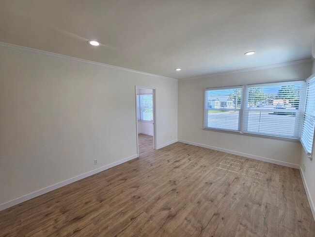 Photo - 1401 W Victory Blvd Unit 1401