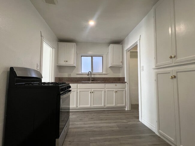 Photo - 720 N Guadalupe Ave