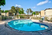 Photo - 432 Edgehill Ln Unit 32 Oceanside, CA 92054-4727