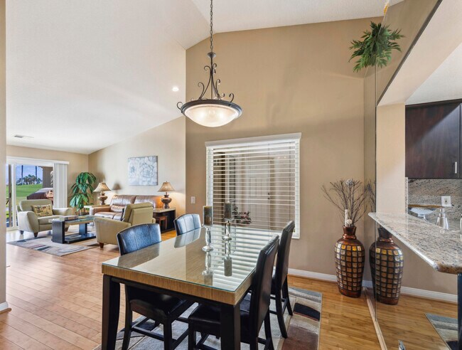 Photo - 651 Vista Lago Cir N