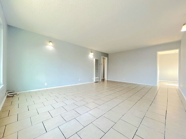 Photo - 8118 Stanford Ave