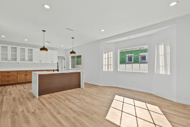 Photo - 3666 2nd Ave