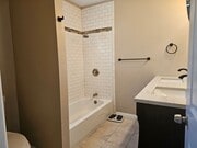 Photo - 4 Bedrooms and 3 Bathrooms in Winnetka