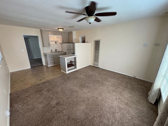 Photo - 4527 Avon St