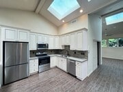 Photo - Home-Sweet-Home Vibe in Harper Ave! Unit 747 N. Harper Ave. - A