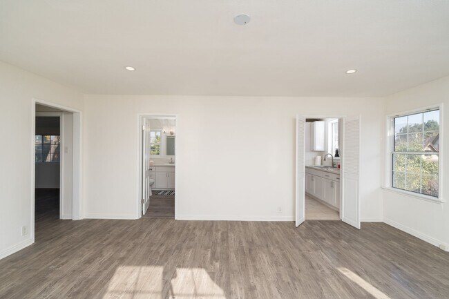 Photo - COMING SOON!COZY 2 BED 1 BATH UNIT! Unit 1411 1/2