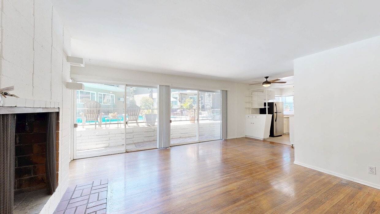 3D Tour - Poinsettia Place