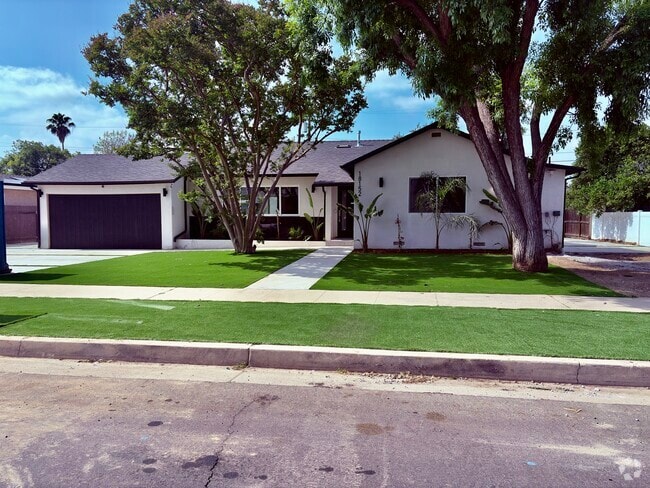 Building Photo - 18152 Sunburst St Rental