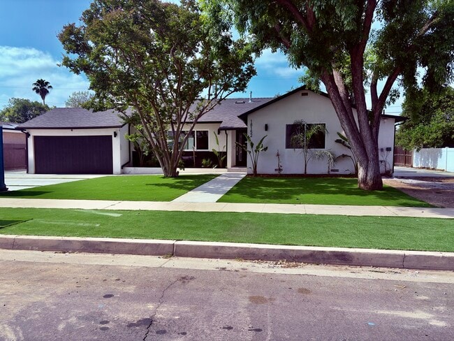 Photo - 18152 Sunburst St House
