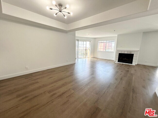 Photo - 11734 Montana Ave Unit 409