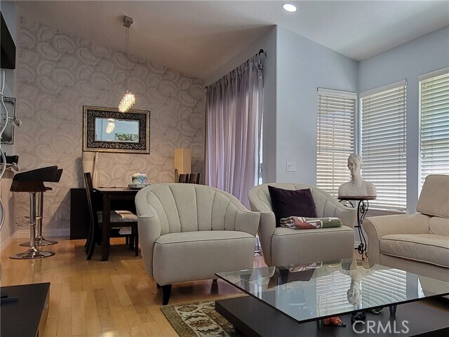 Photo - 17 Destiny Way