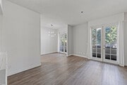 2BR ,2BA - 7020 Lanewood Ave, Los Angeles, CA 90028 Apartments