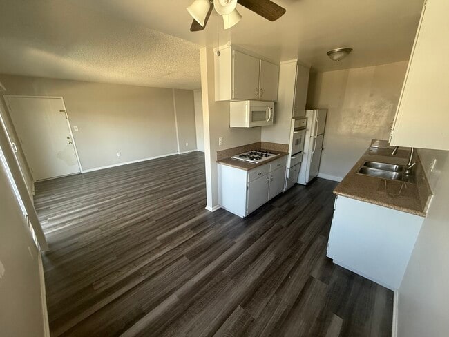 Mathews Apartments - Mathews Apartments