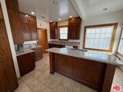 Photo - 832 S Detroit St