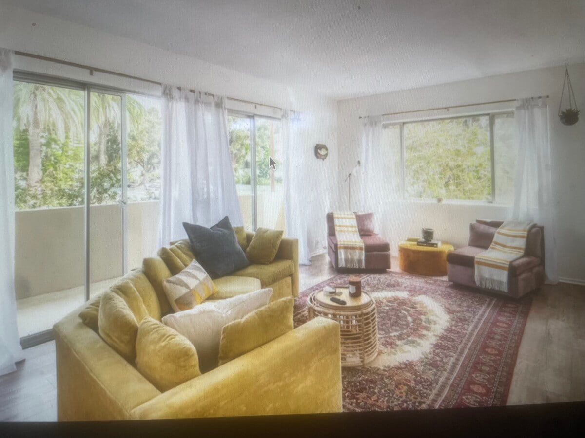 Livingroom - 1030 Idaho Ave Unit 3