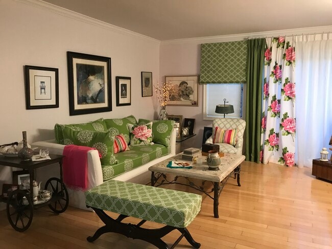 Photo - 1345 N Fuller Ave Unit 104