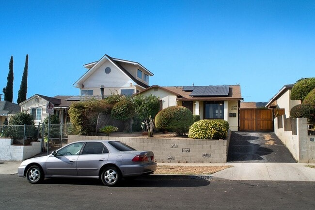 Building Photo - 13271 Herron St