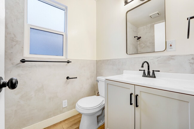 Photo - 12056 Culver Blvd Unit 12056