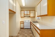 1BR, 1BA - 650SF - Kitchen - Montrose Apartments