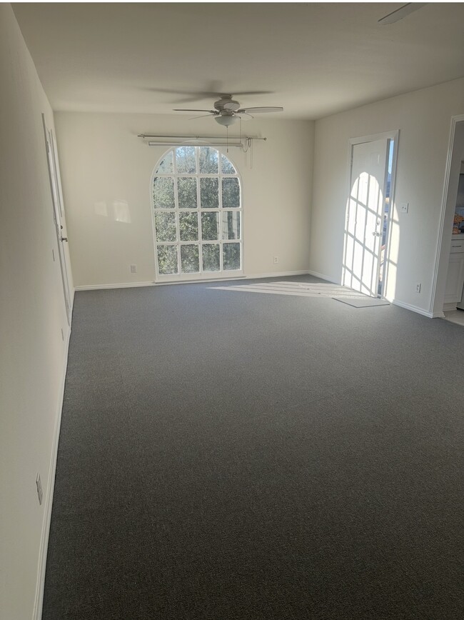Building Photo - 2326 Hauser Blvd Unit 2326 Hauser Blvd