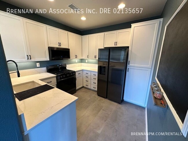 Building Photo - 1165 Latigo Cove Unit 3