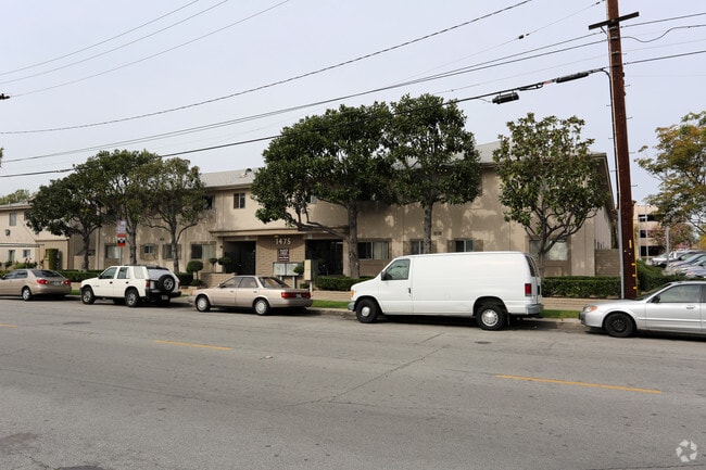 Photo - Mardi Gras Apartments