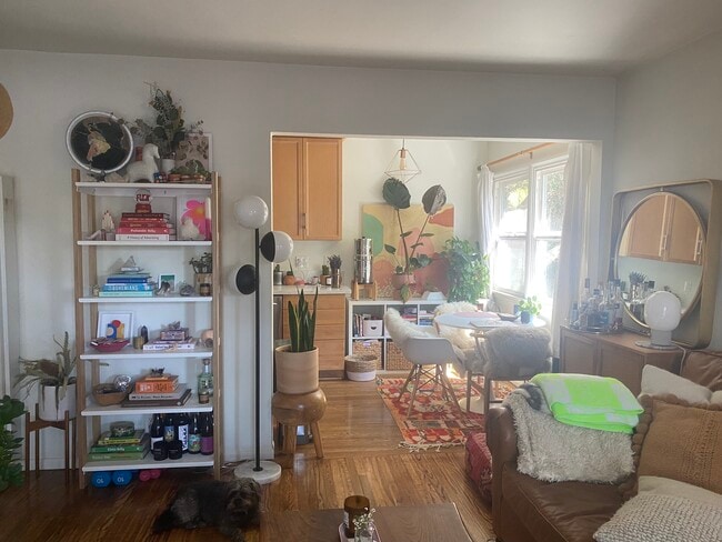 Building Photo - 622 Venezia Ave Unit front