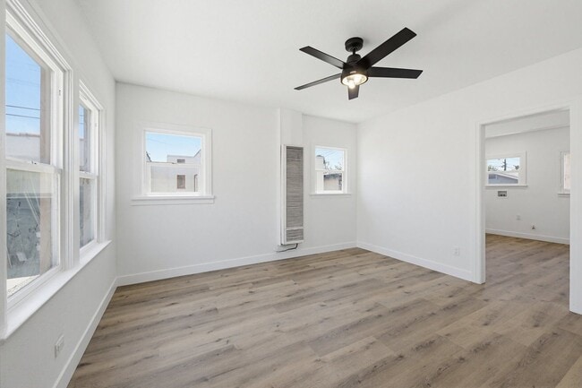 Photo - 1510 W 52nd St Unit 1512.5