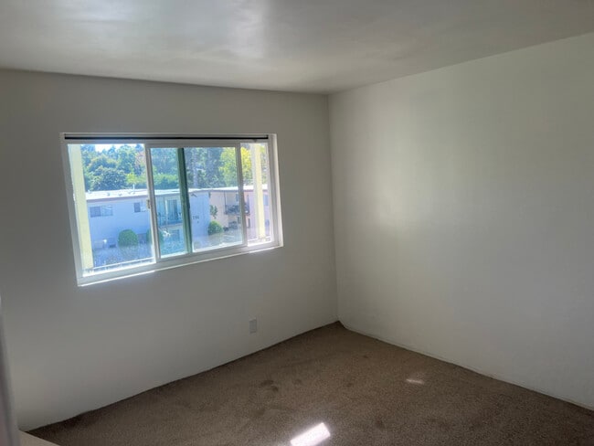 Photo - 845 Normark Terrace Unit 2