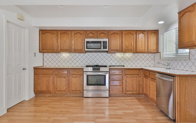 Photo - 1917 Hobart Dr