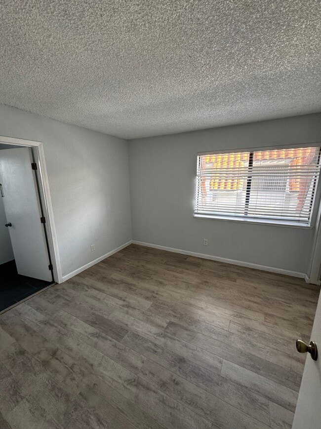 Photo - 2208 N Broadway