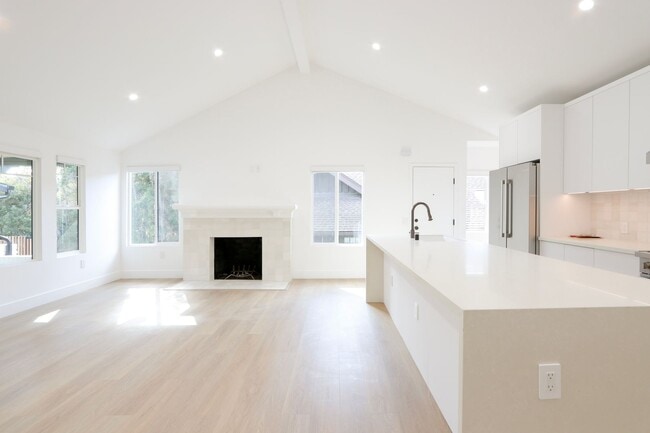 Photo - 1307 Maltman Ave