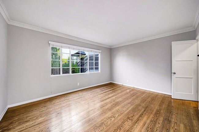 Photo - 681 Levering Ave Unit 681