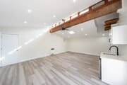 Photo - 706 Marine St