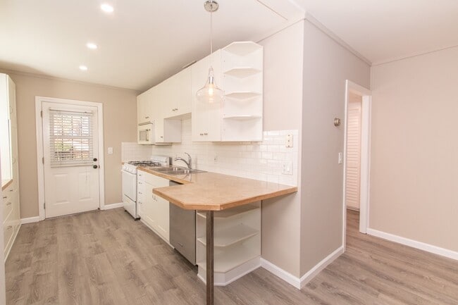 Photo - Updated Craftsman 2-Bed / 1-Bath W/ Private Yard/Storage/Washer/Dryer in South Park!