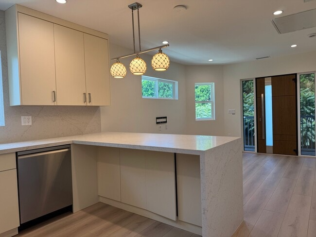 Photo - 18320 Ingomar St Unit 2
