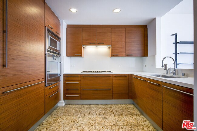 Photo - 900 W Olympic Blvd Unit 31G