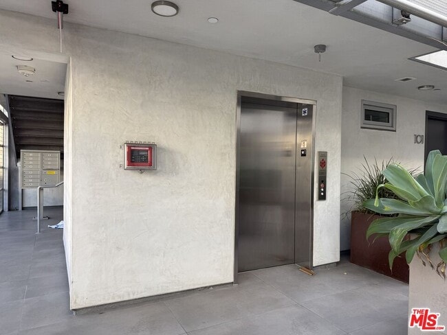 Photo - 8210 Fountain Ave Unit 103