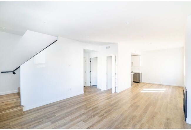 Photo - 6120 Eleanor Ave