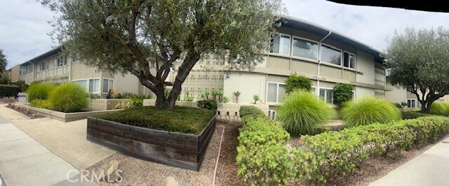 Building Photo - 1728 Westcliff Dr Unit 18