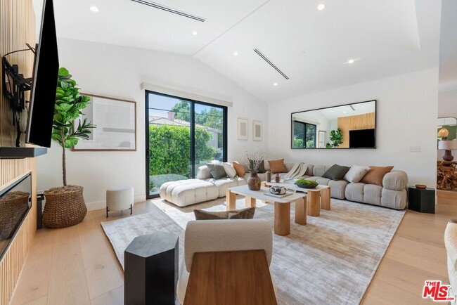 Photo - 20226 Lorenzana Dr