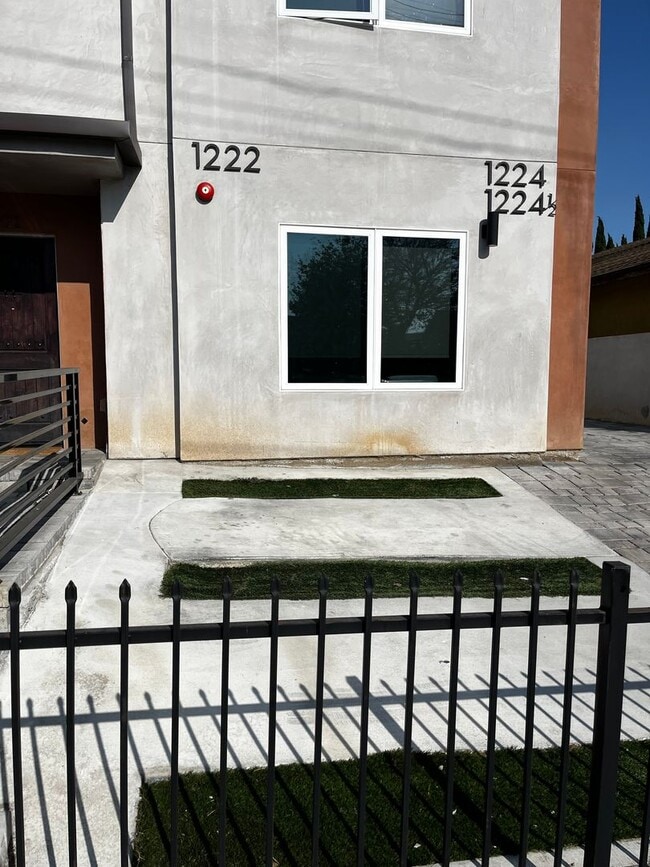 Photo - 1222 Alexandria Ave Unit 2