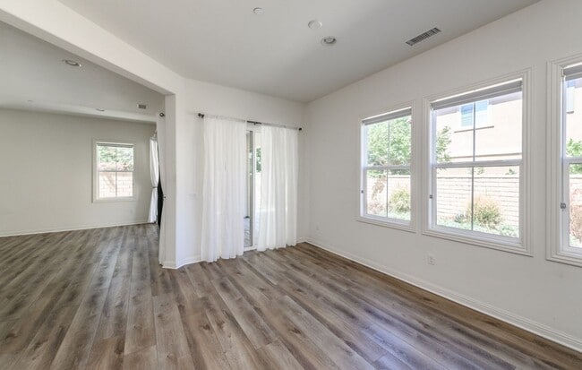 Photo - 48 Castellana