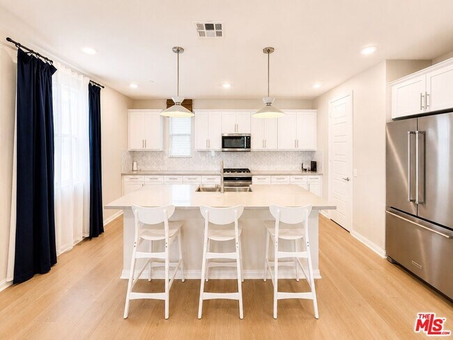Photo - 751 Daniel Freeman Cir