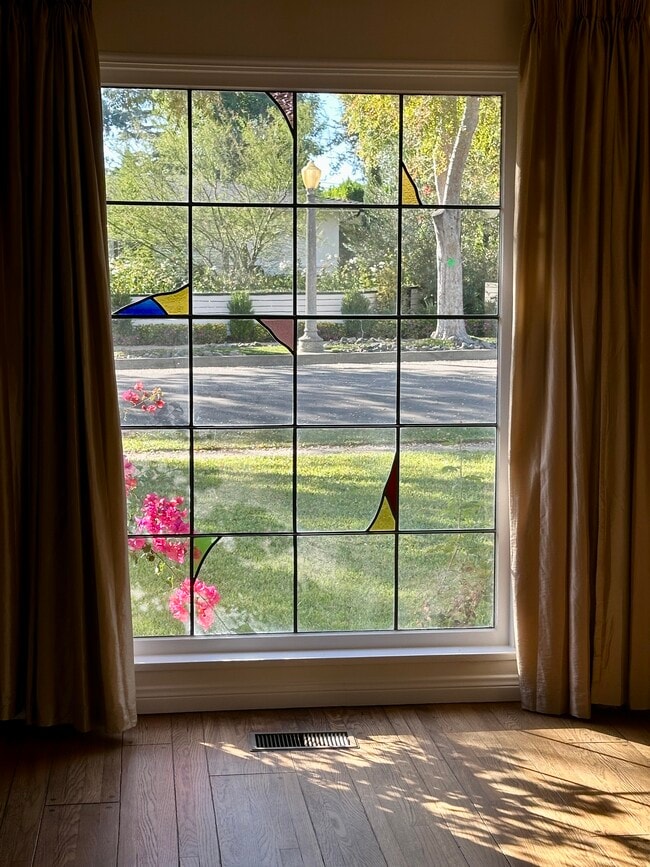 Photo - 630 Mercedes Ave