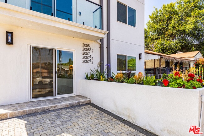 Photo - 2055 1/2 S Garth Ave