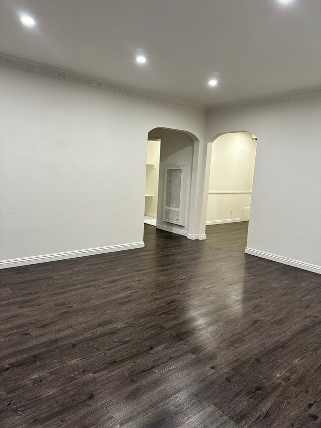 Building Photo - 2609 Euclid St Unit 2609-B