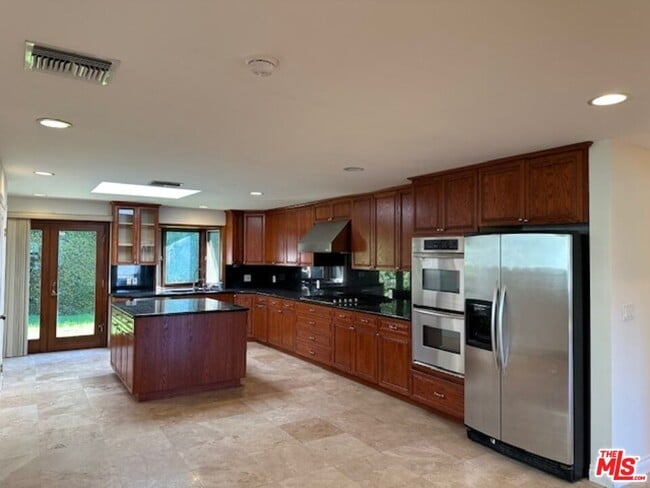 Photo - 3530 S Bentley Ave