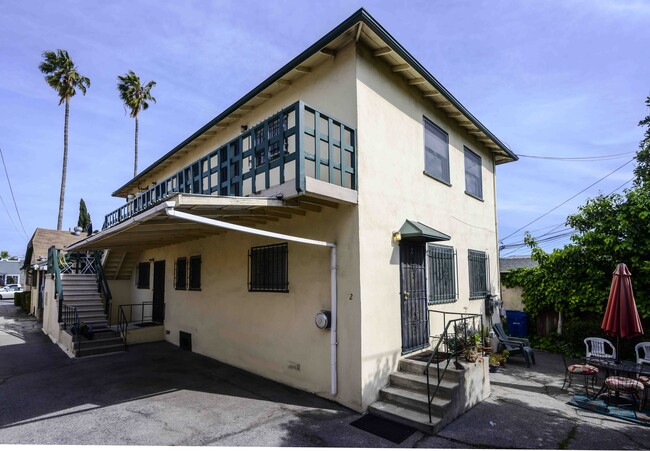 Apartment behind house - 835 N Wilton Pl Unit 3