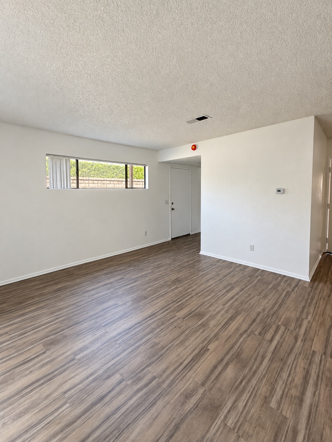 Photo - 8320 Vineyard Ave